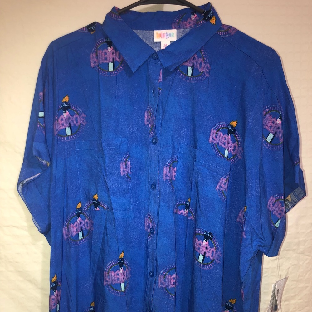 Lularoe Amy top women’s